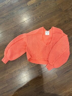 Free people Cropped Coral V-Neck Balloon-Sleeve Sweater